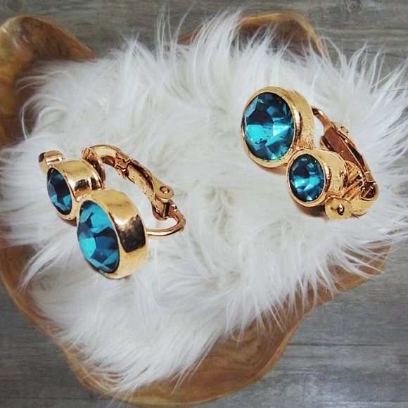 .Gold Tone Clipon Earrings with Blue Stones - Picture 2 of 4